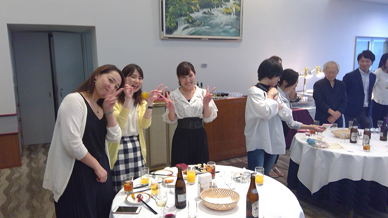 研究発表会・総会打ち上げ風景