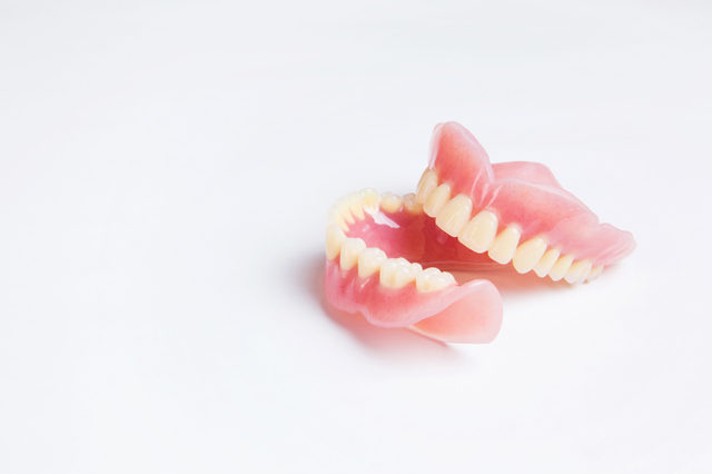 入れ歯の寿命は何年？基本的な目安